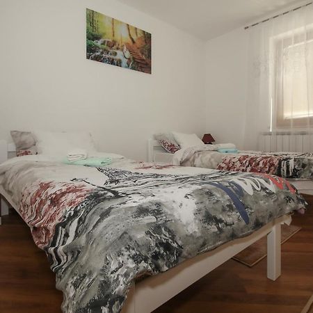 Apartman Lucija & Luka Otočac Екстериор снимка
